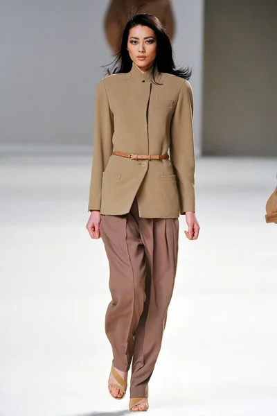Look 8